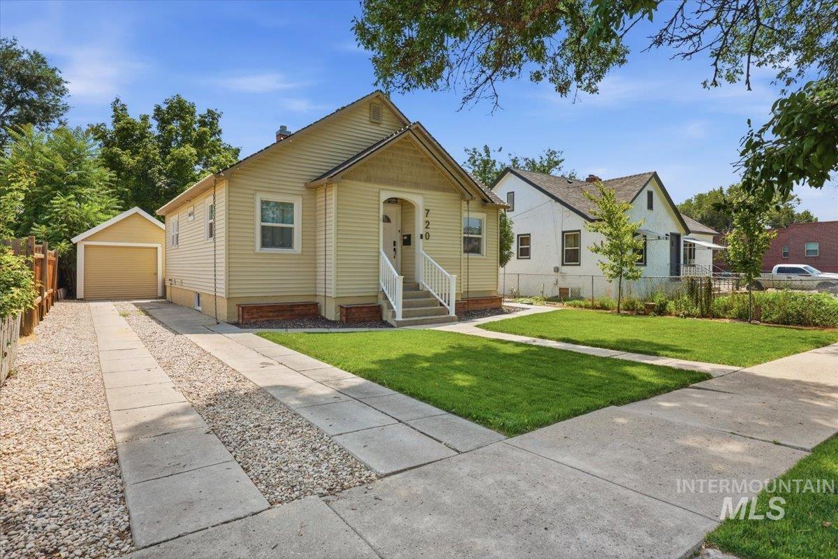 720 17th Avenue S. Property Photo 2