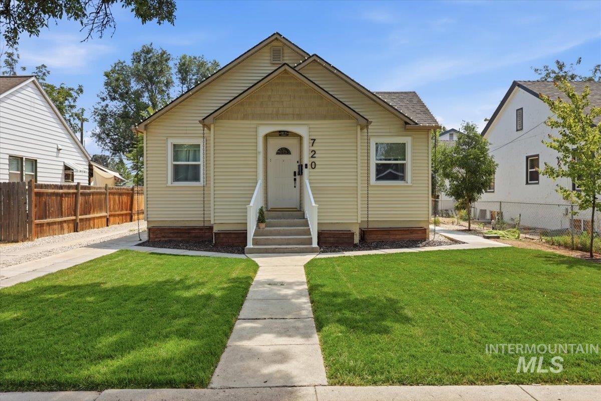 720 17th Avenue S. Property Photo 3