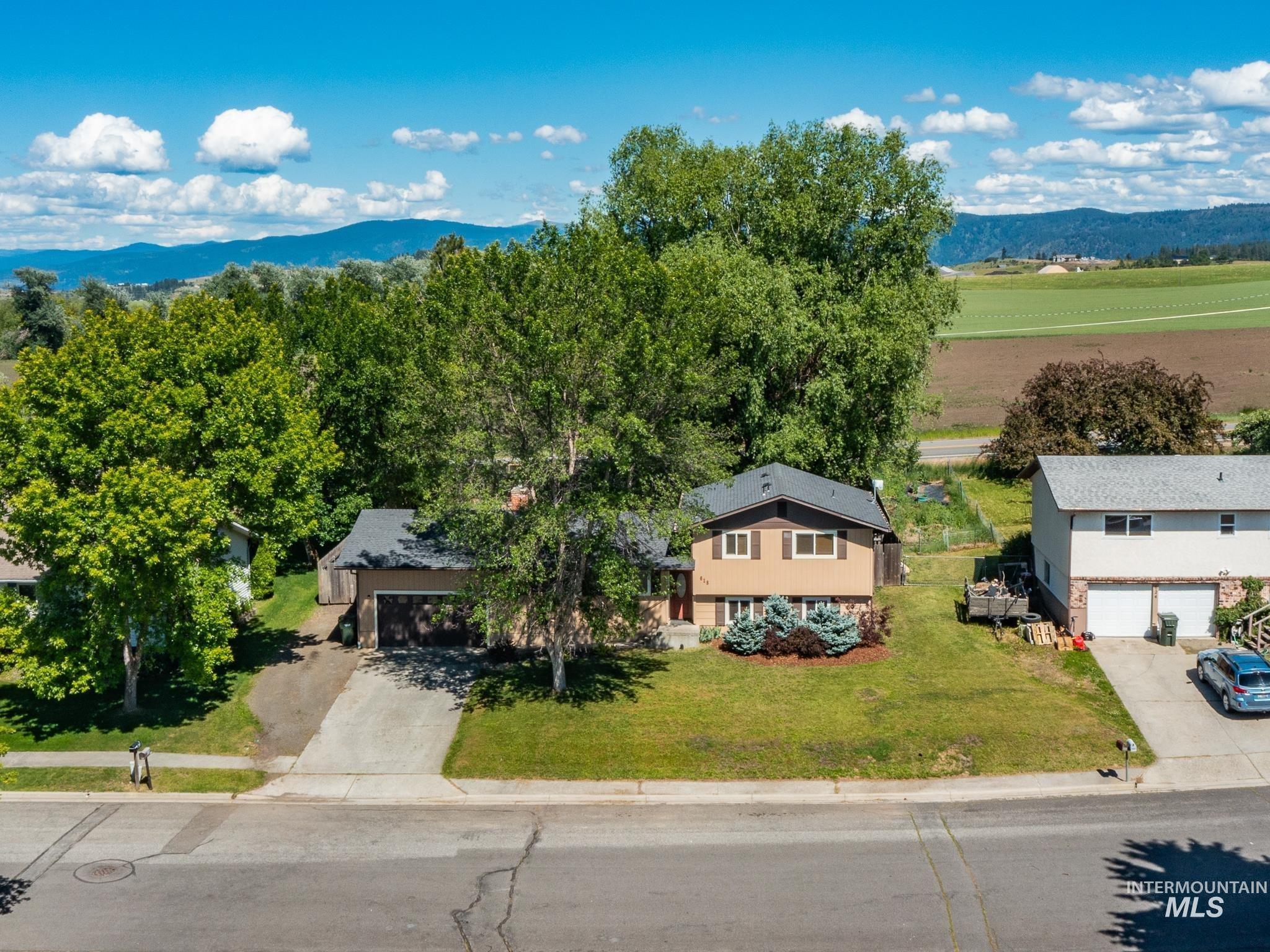 618 Dawn Drive Property Photo 3