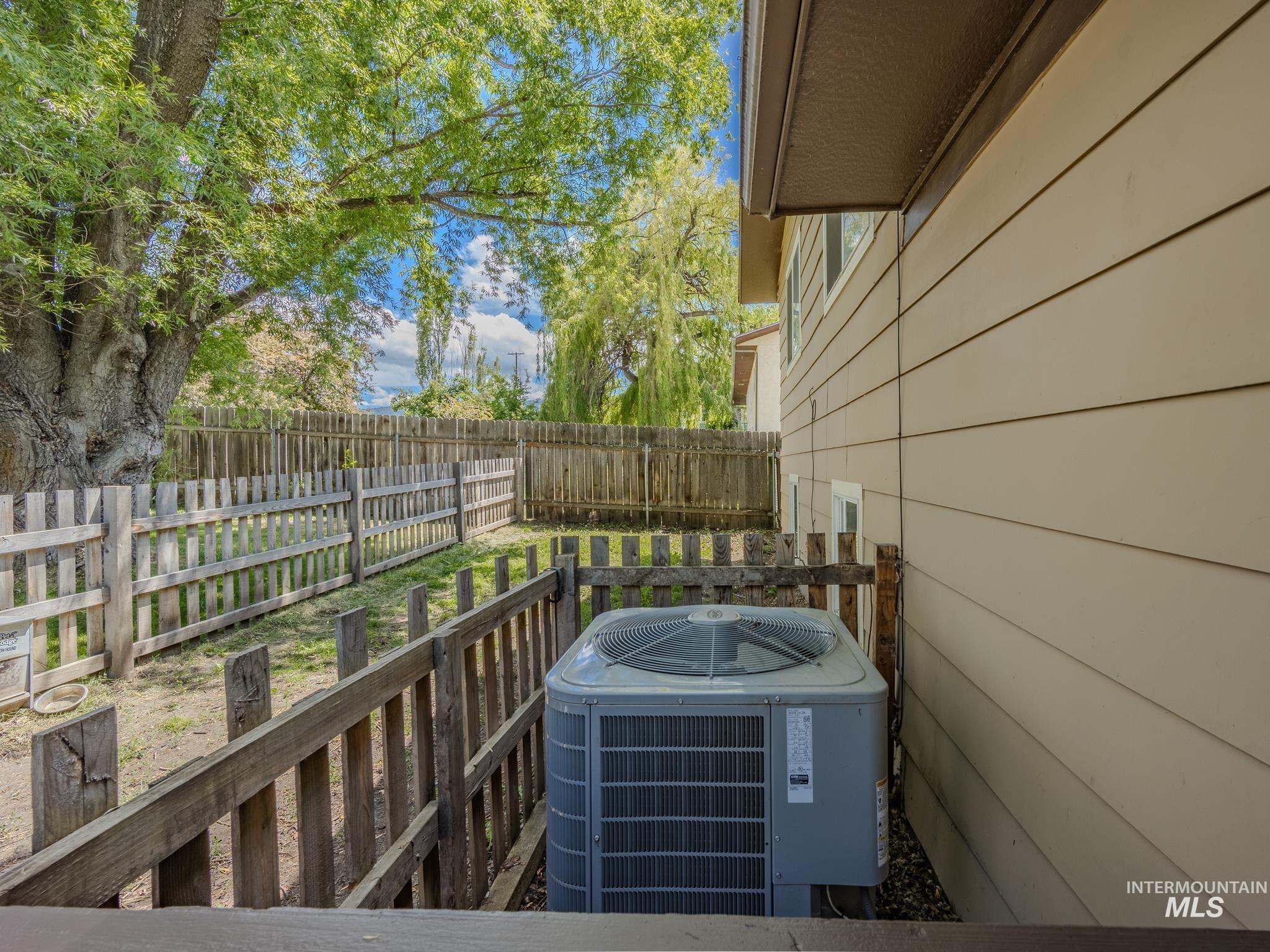 618 Dawn Drive Property Photo 9