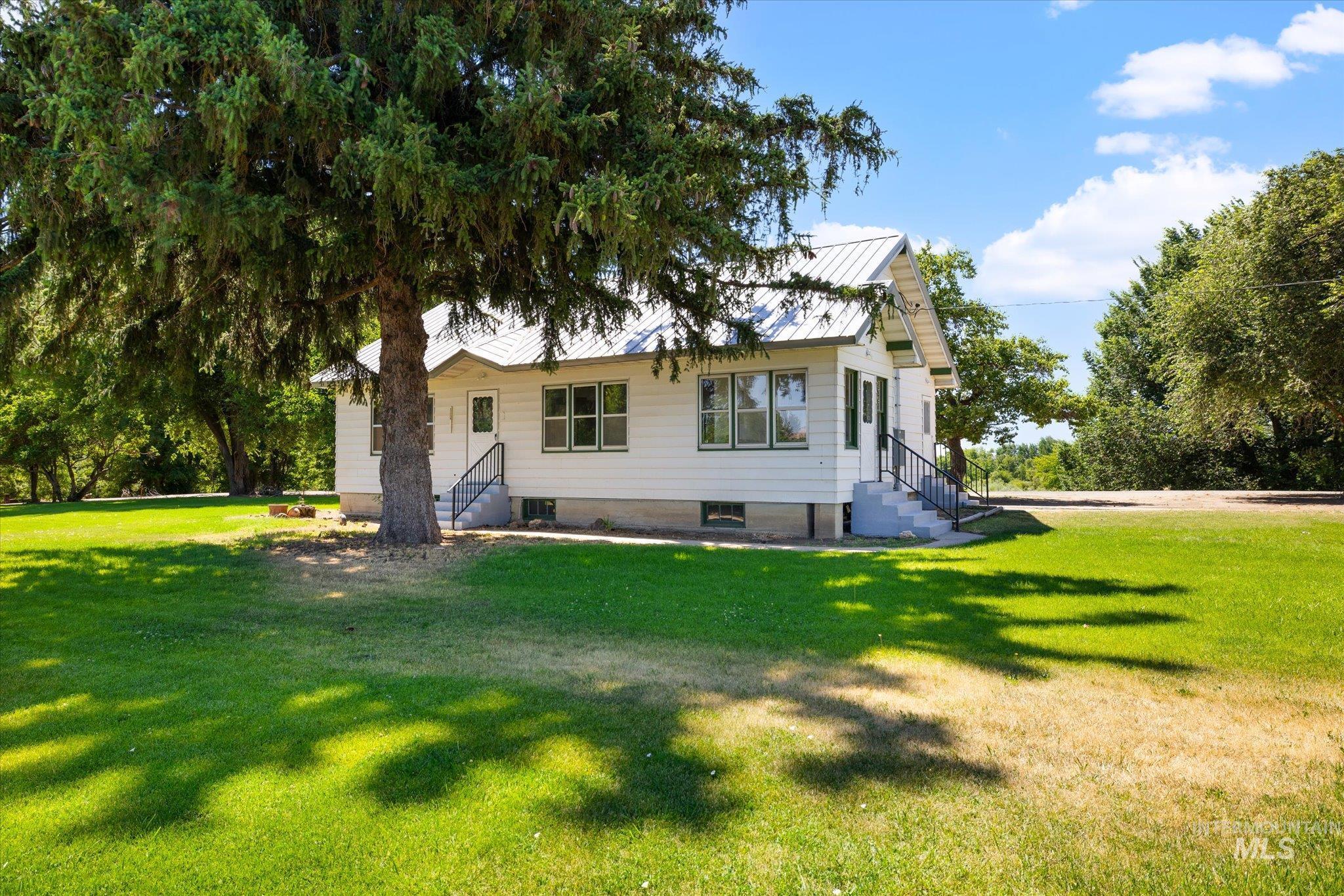1199 County Rd 70 Property Photo 4