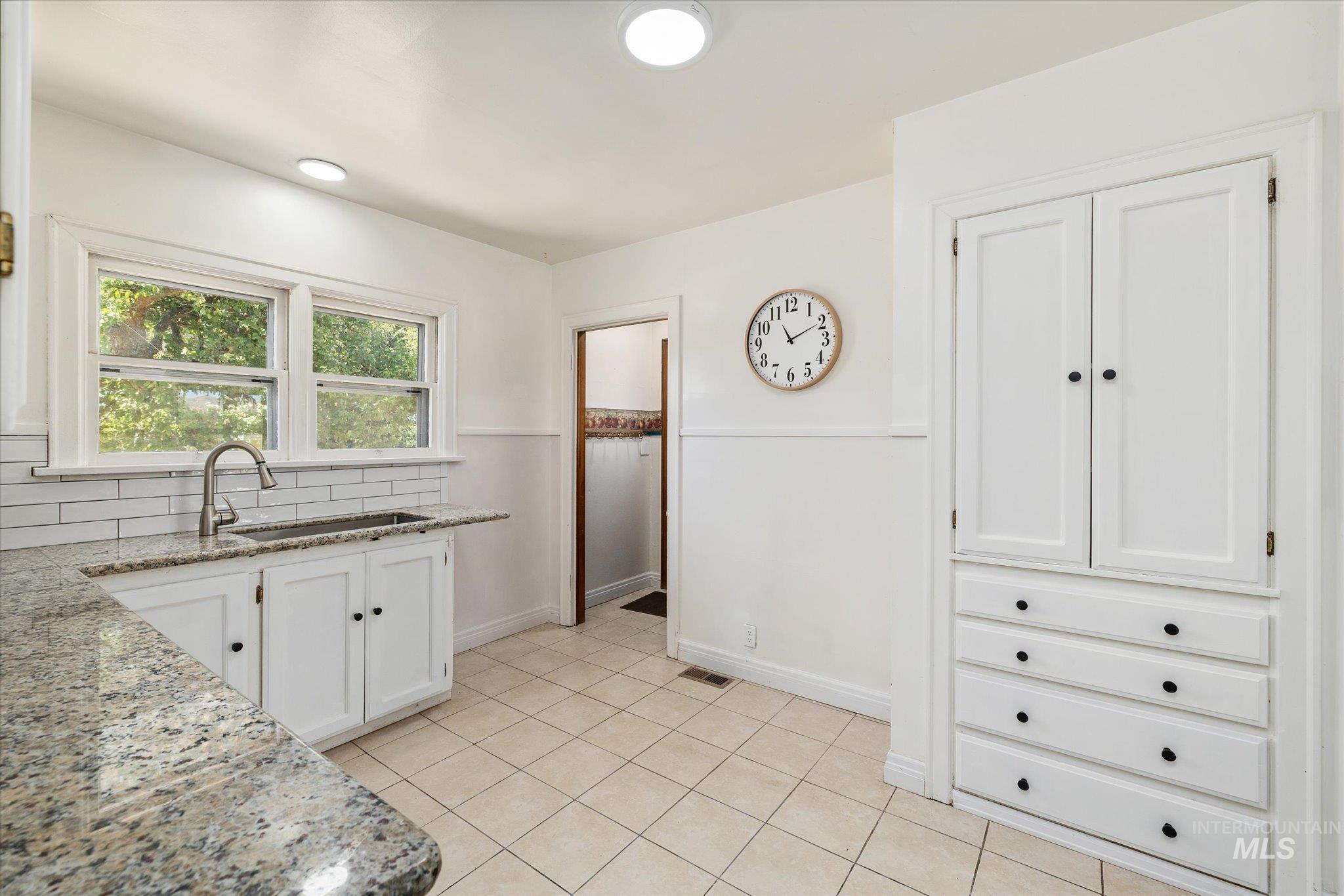 1199 County Rd 70 Property Photo 10