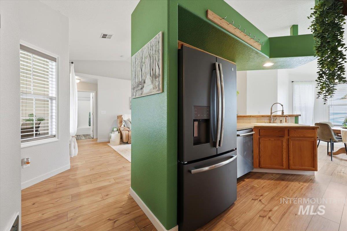 3912 Stonegate Way Property Photo 8