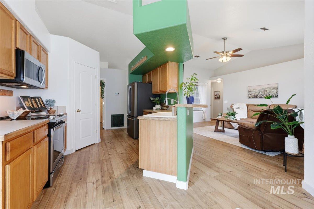 3912 Stonegate Way Property Photo 12