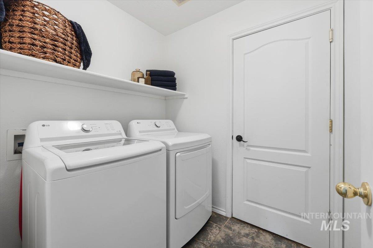 3912 Stonegate Way Property Photo 25