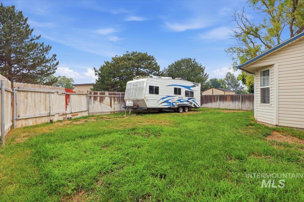 3912 Stonegate Way Property Photo 36