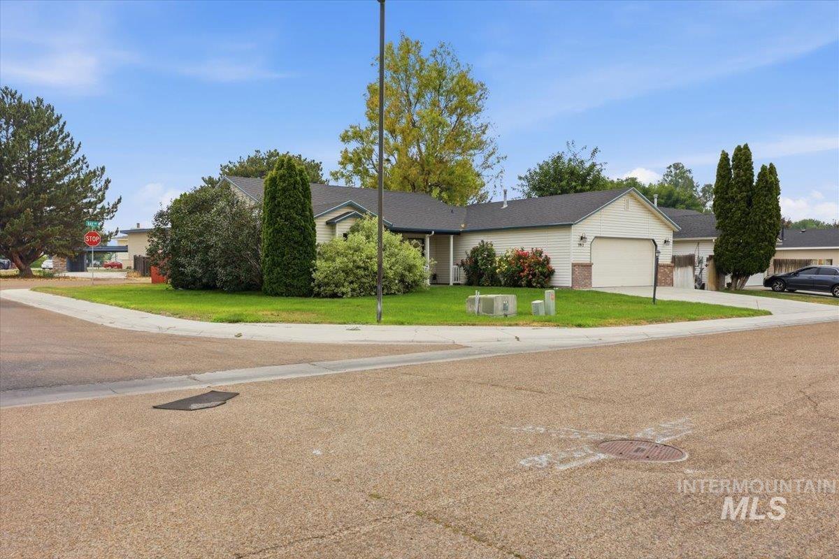 3912 Stonegate Way Property Photo 38