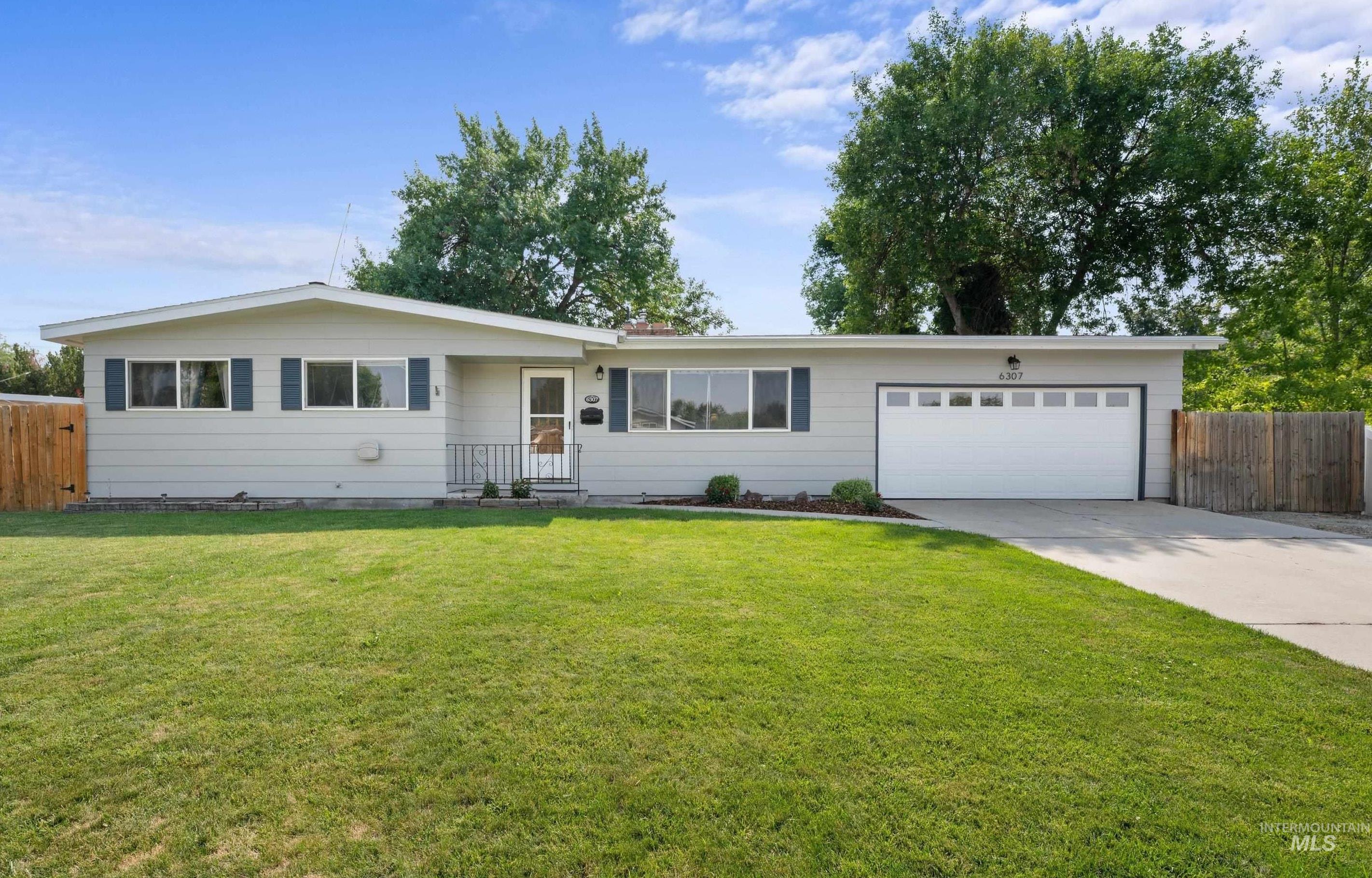 6307 W Colonial Drive