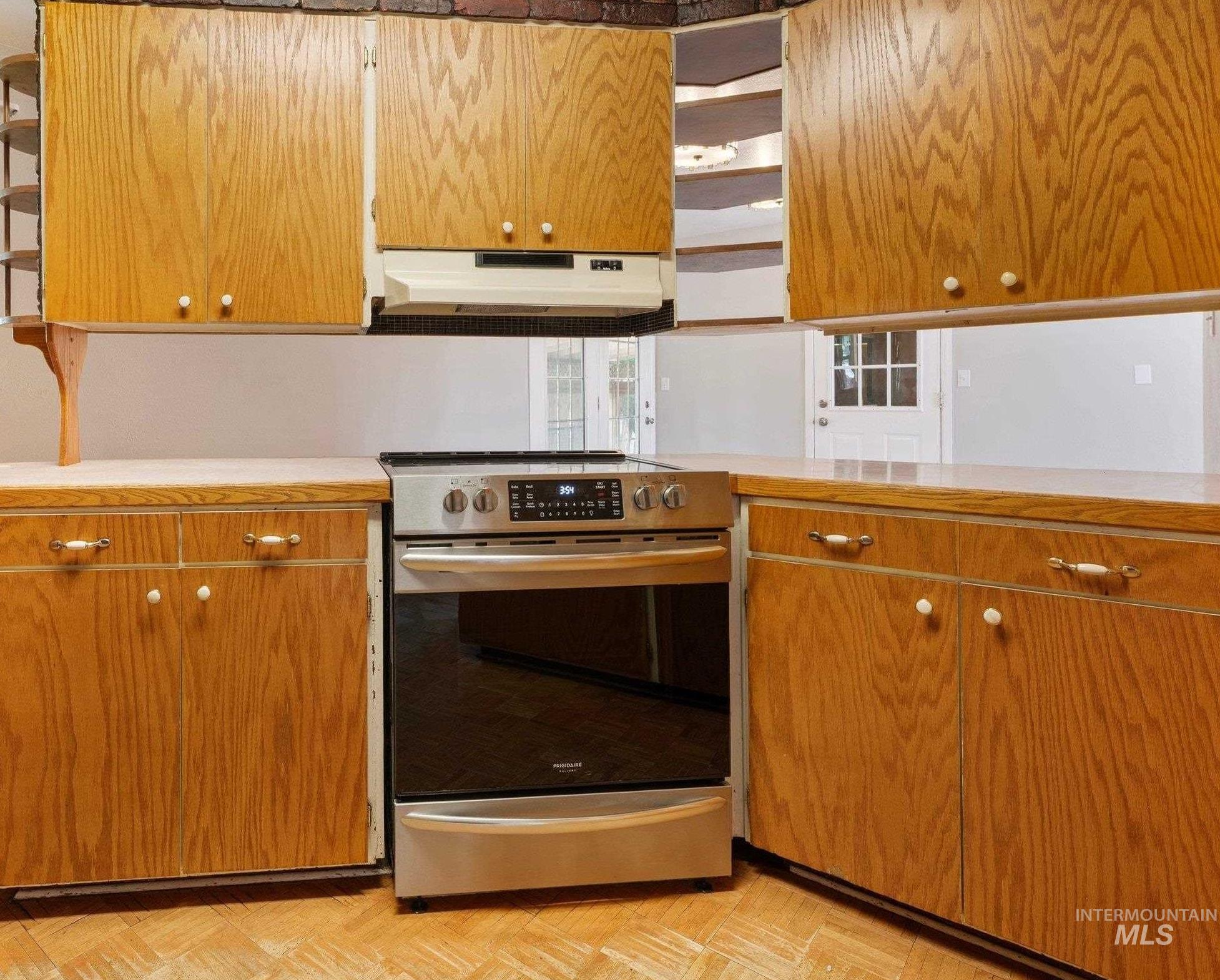 6307 W Colonial Drive Property Photo 7