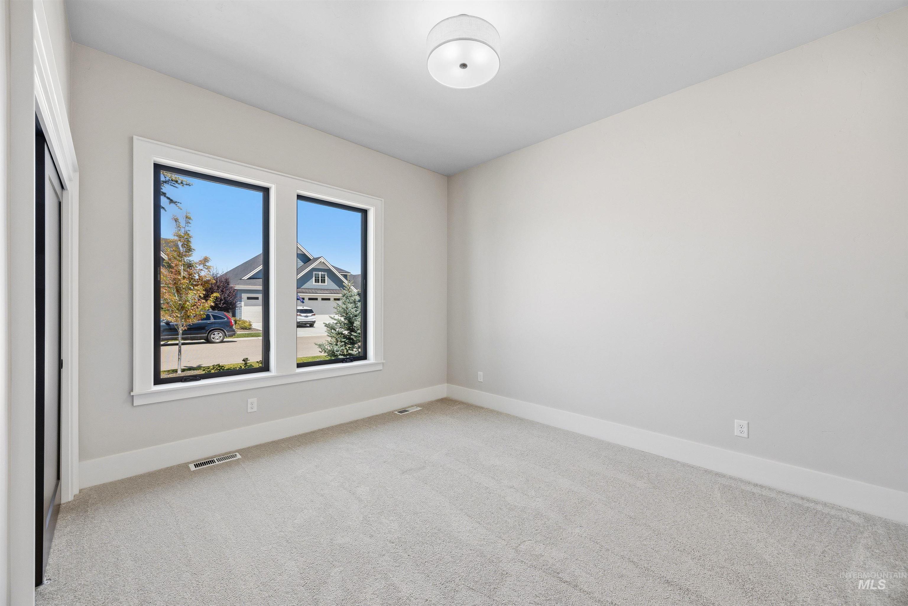 4609 W Durango Dr Property Photo 7