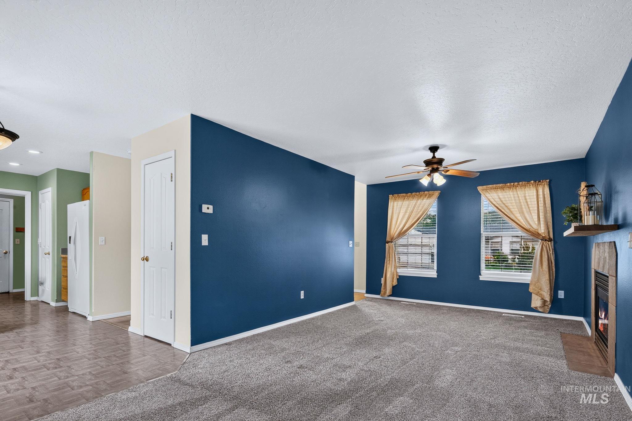 713 S Valley Dr Property Photo 15