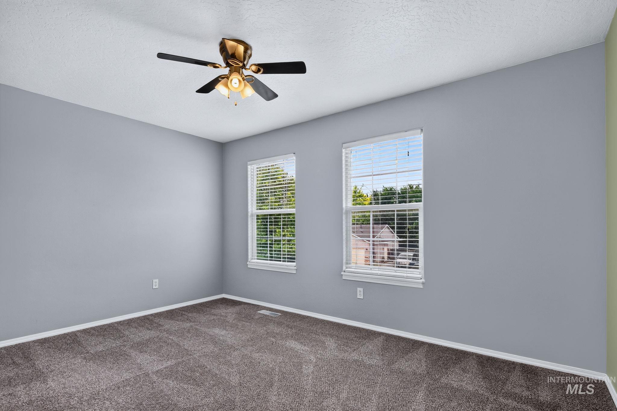 713 S Valley Dr Property Photo 37