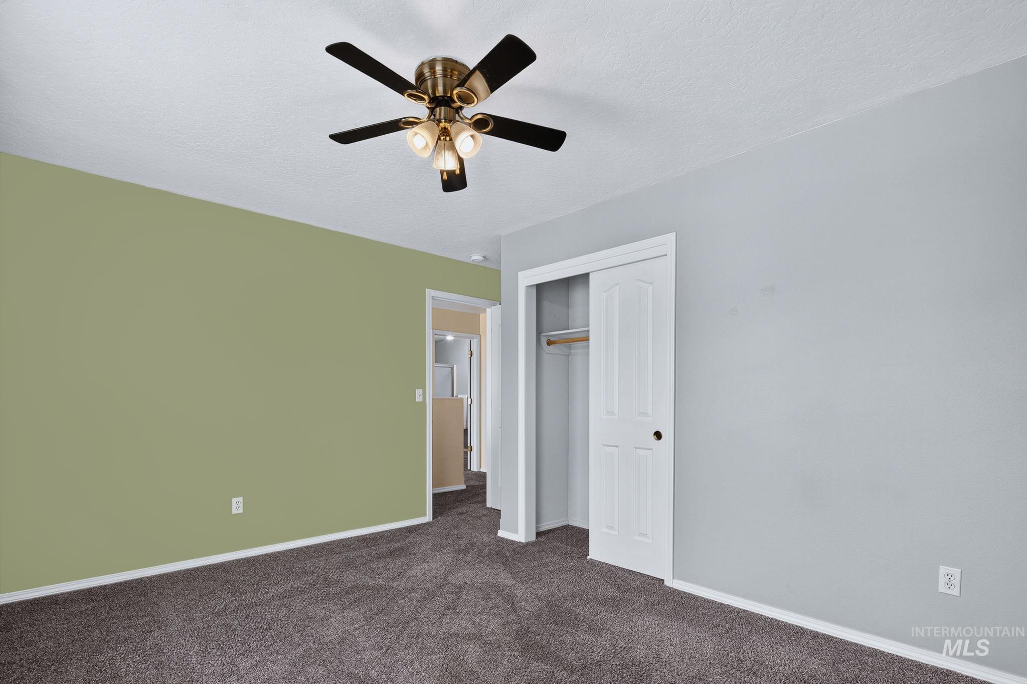 713 S Valley Dr Property Photo 38