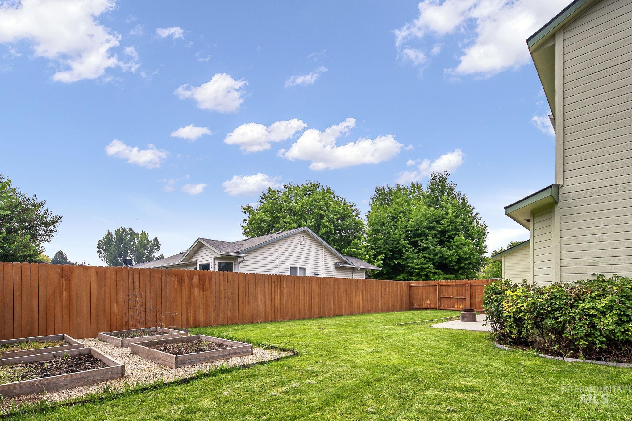 713 S Valley Dr Property Photo 44