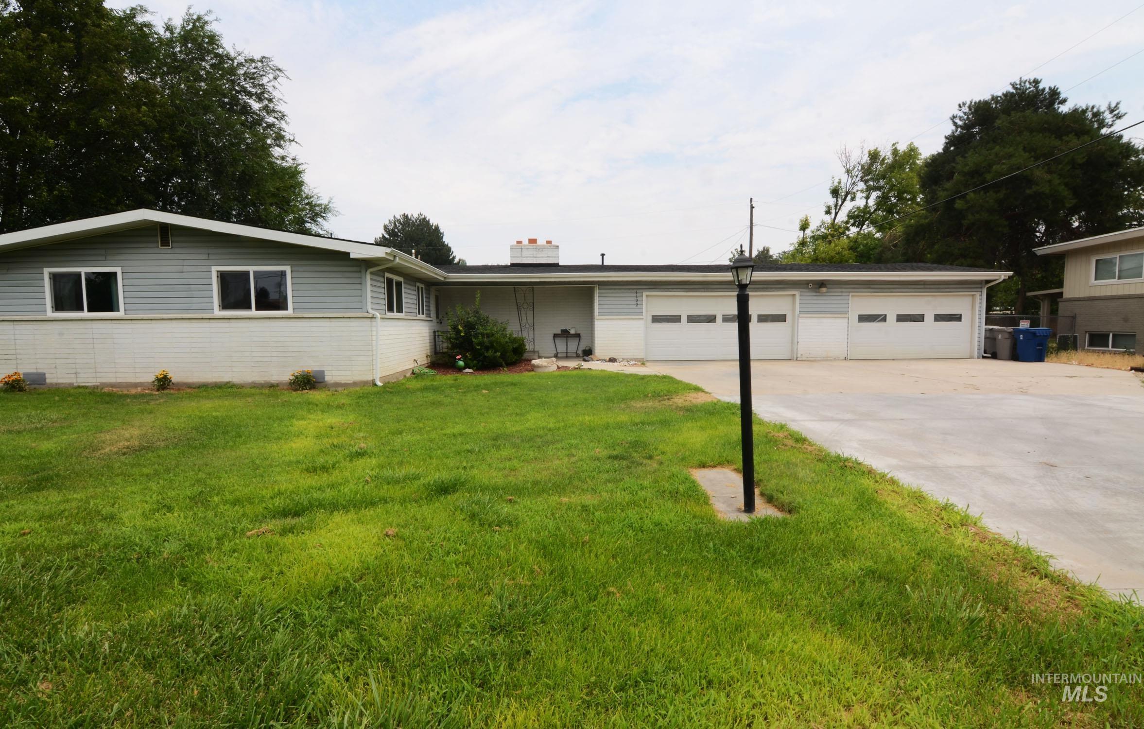 1122 N Midland Blvd Property Photo 1