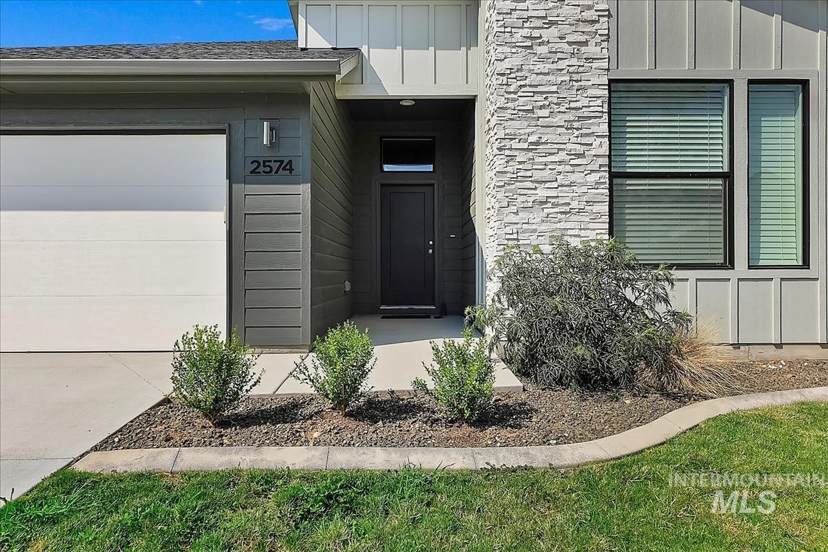 2574 E Whisper Wind Dr Property Photo 4