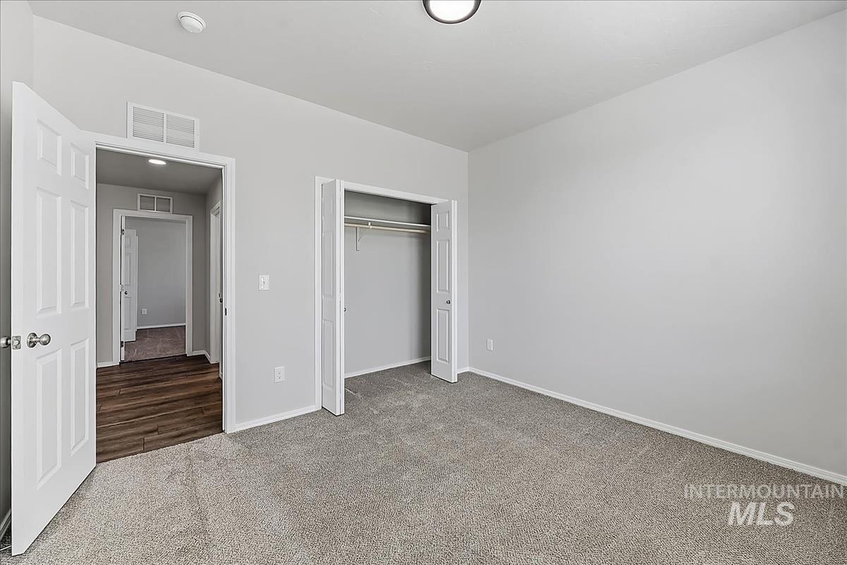 2574 E Whisper Wind Dr Property Photo 8