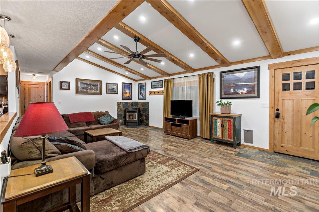 79 Sunset Loop Property Photo 6