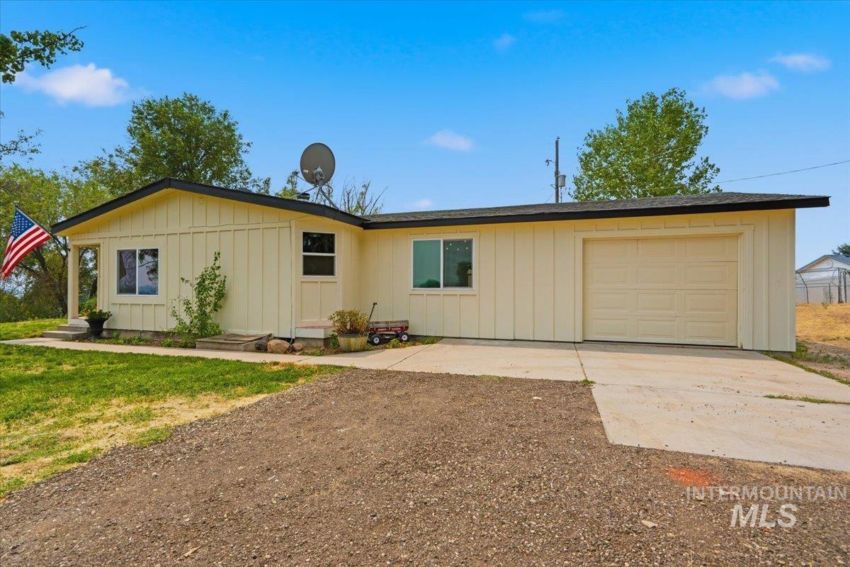 17114 Goodson Rd Property Photo 1