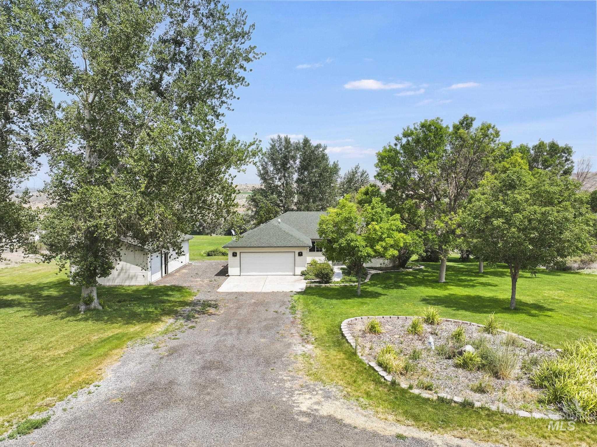 19010 Hwy 30 Property Photo 3