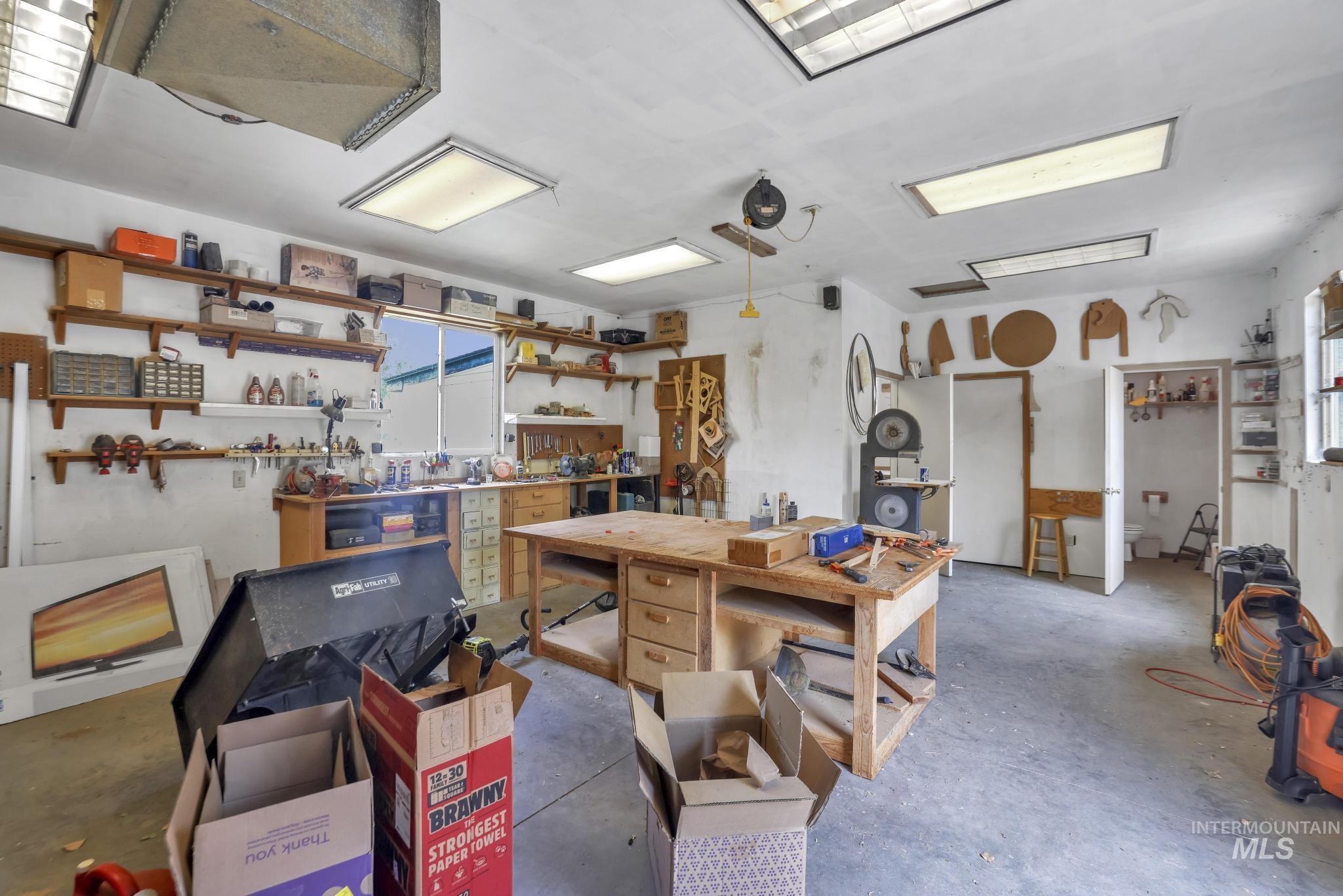 19010 Hwy 30 Property Photo 42
