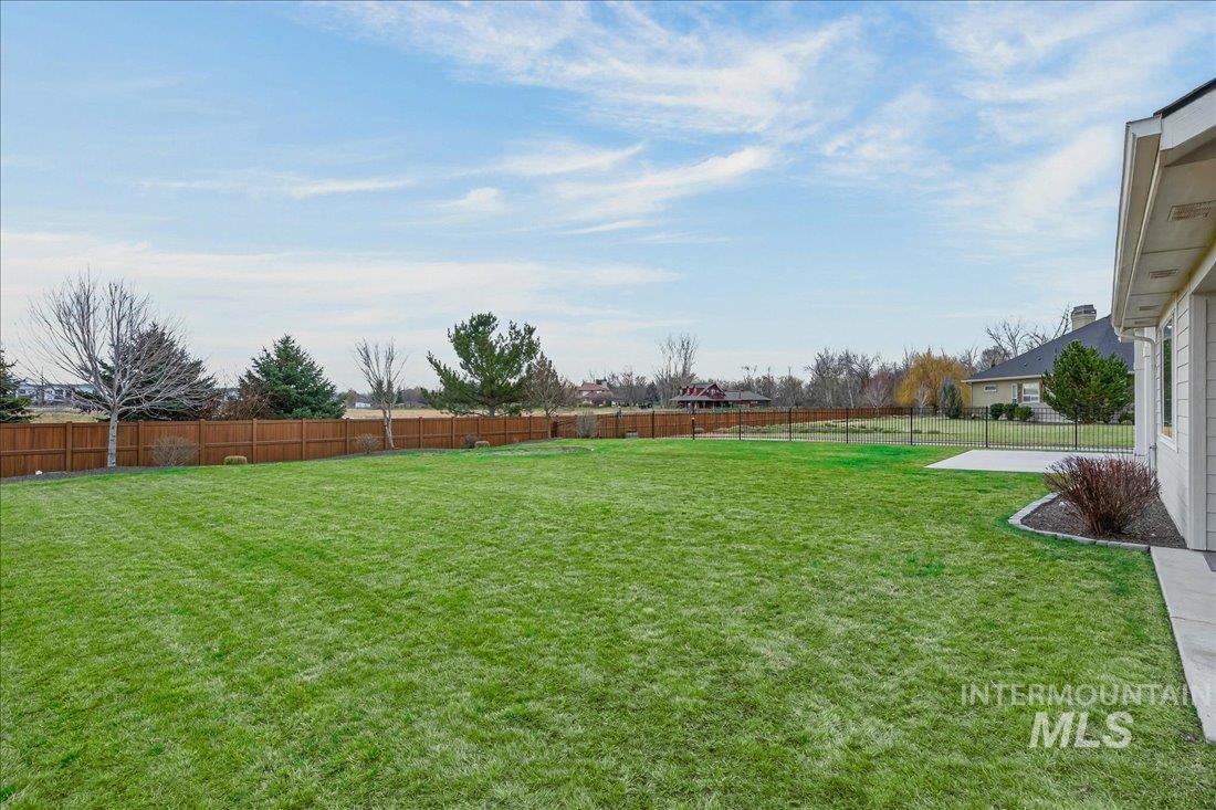 604 S Rivermist Ave Property Photo 35