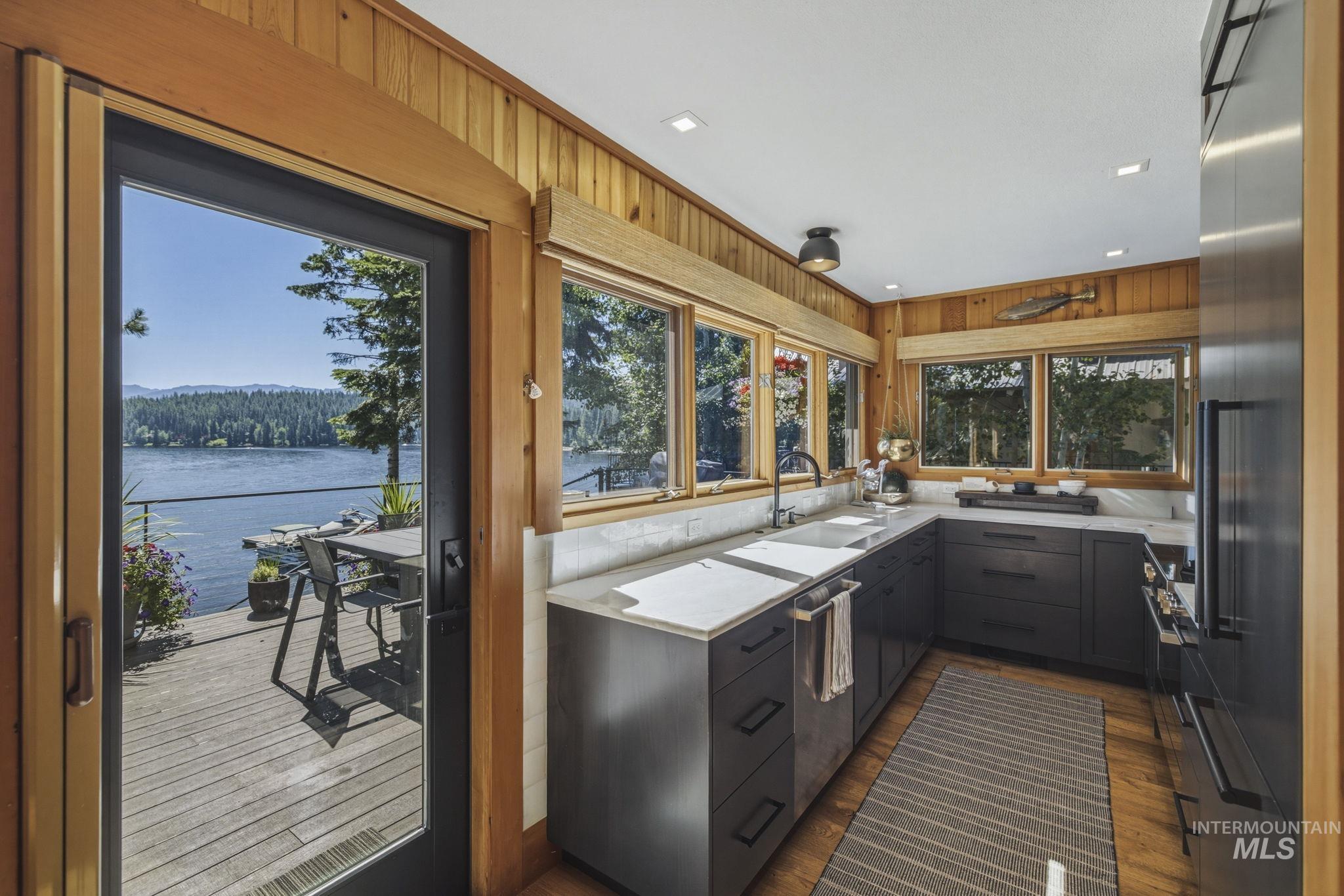 2077 Turkey Ln Property Photo 15