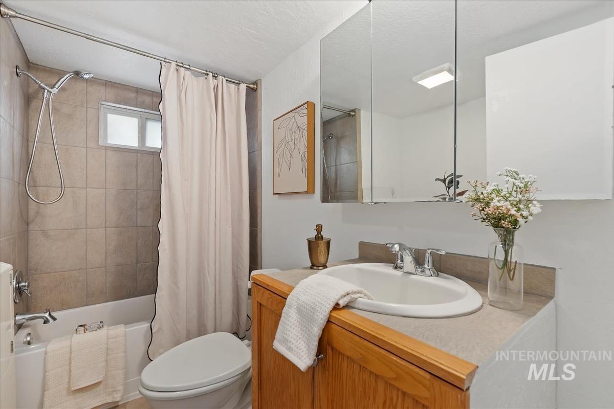3686 S Clacton Way Property Photo 26