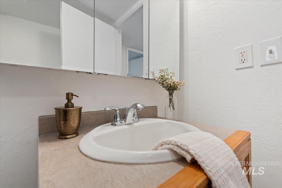 3686 S Clacton Way Property Photo 28