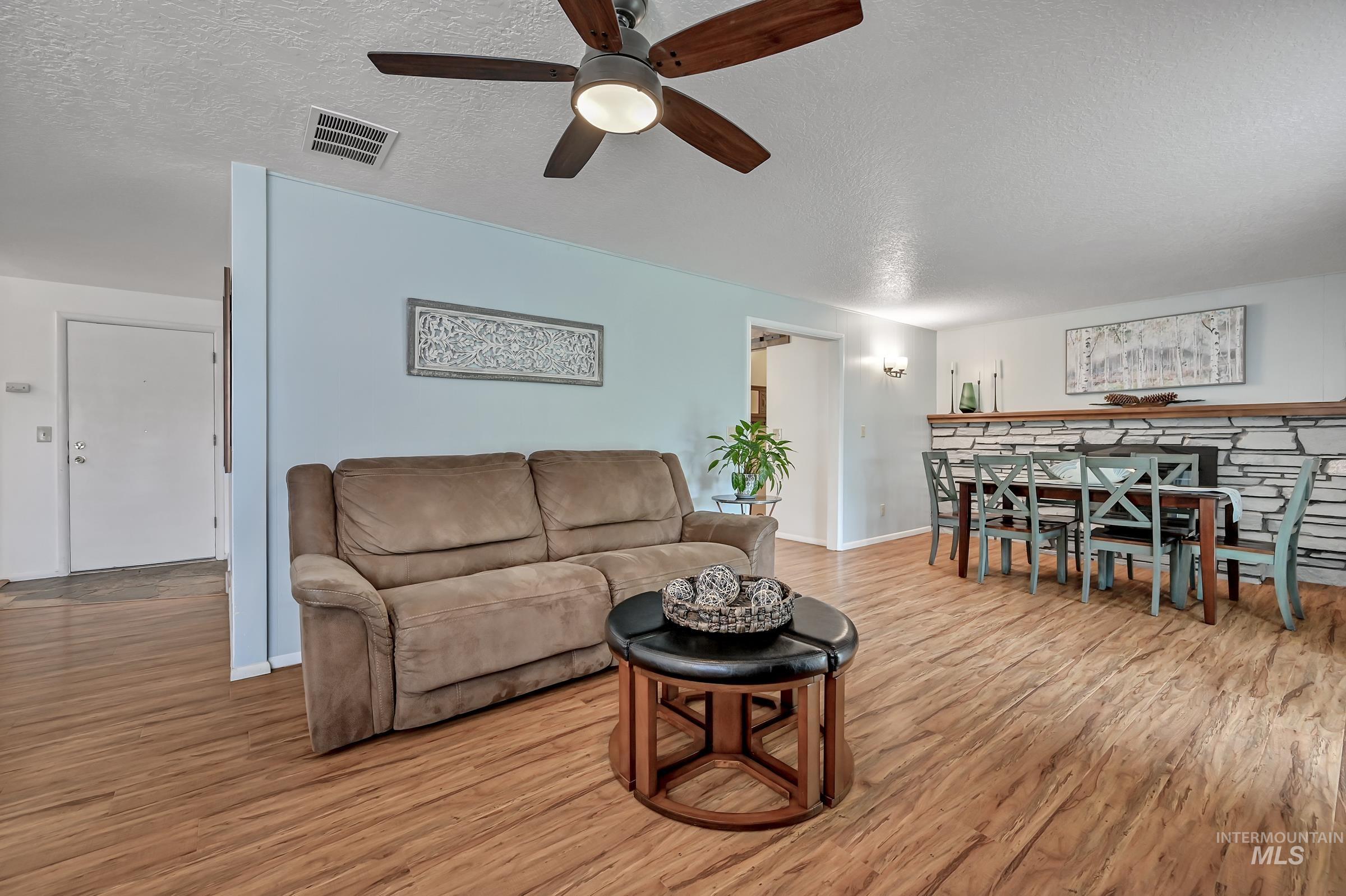 8820 W San Anita Property Photo 6