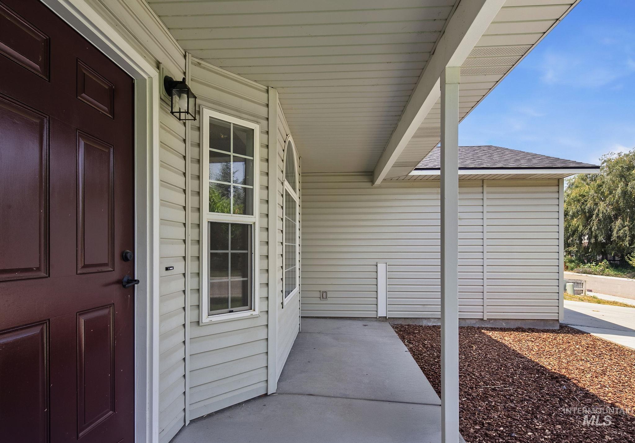 619 E Trail Creek Dr Property Photo 3