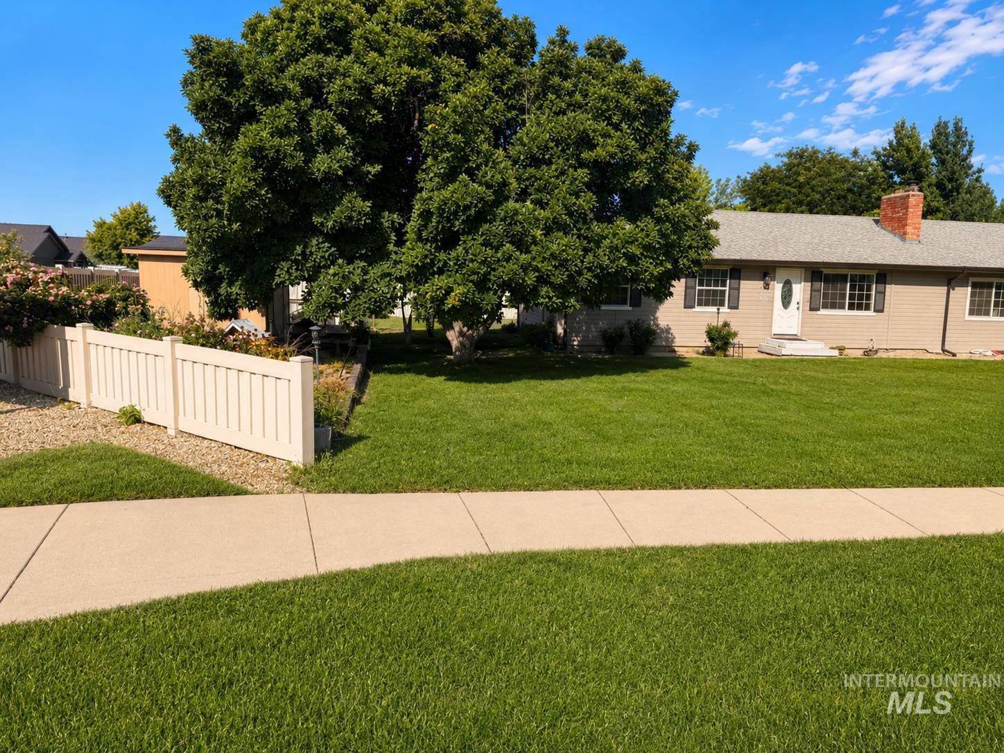 1205 Chicago St Property Photo 3