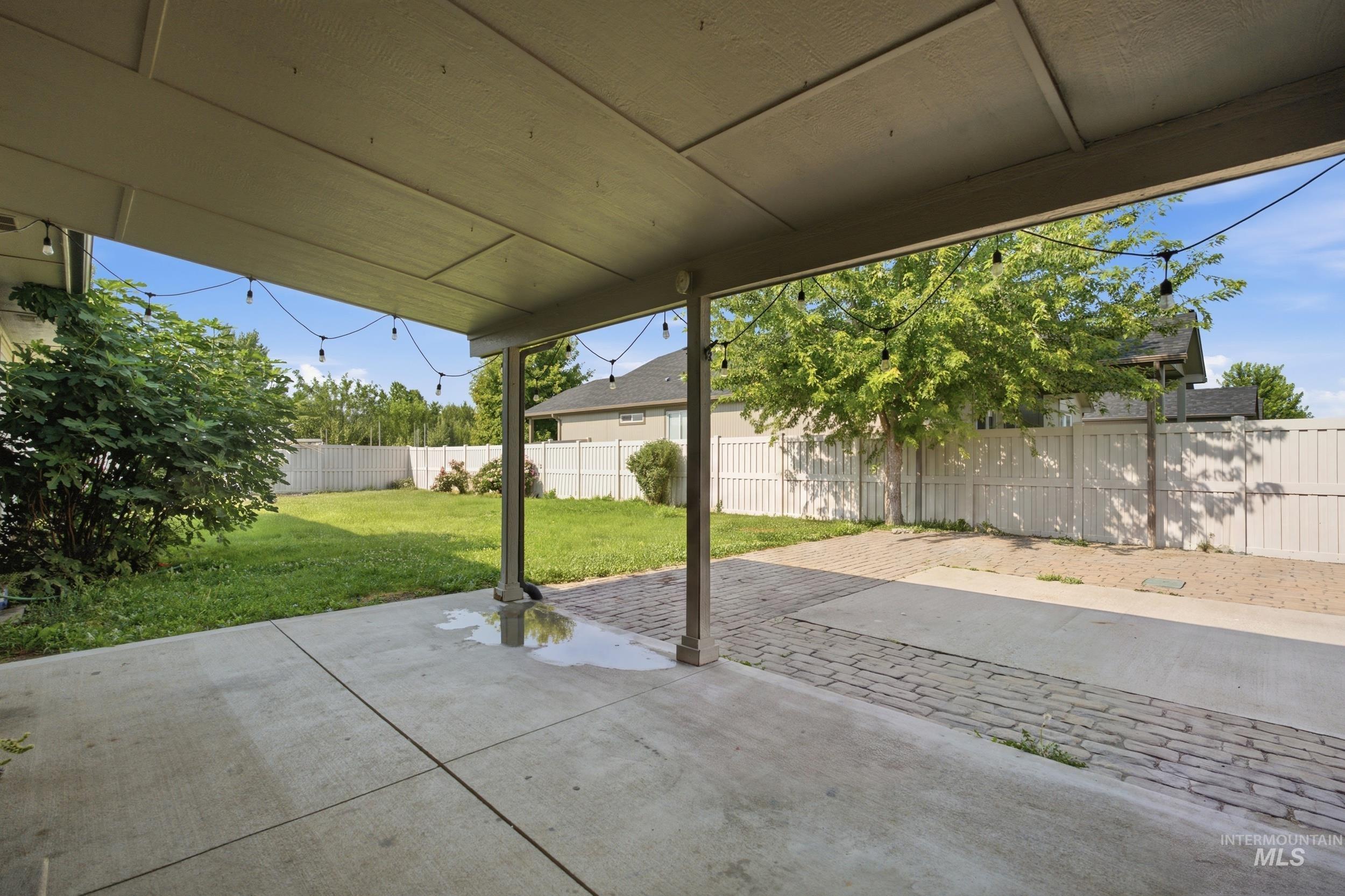 1205 Chicago St Property Photo 4