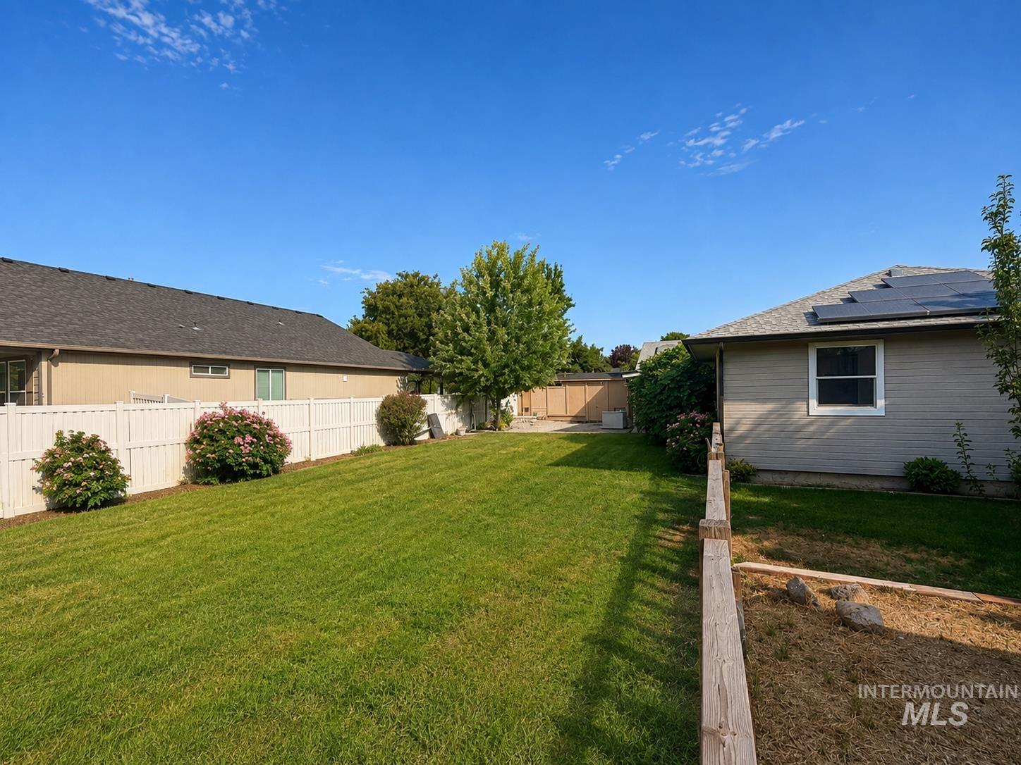 1205 Chicago St Property Photo 4