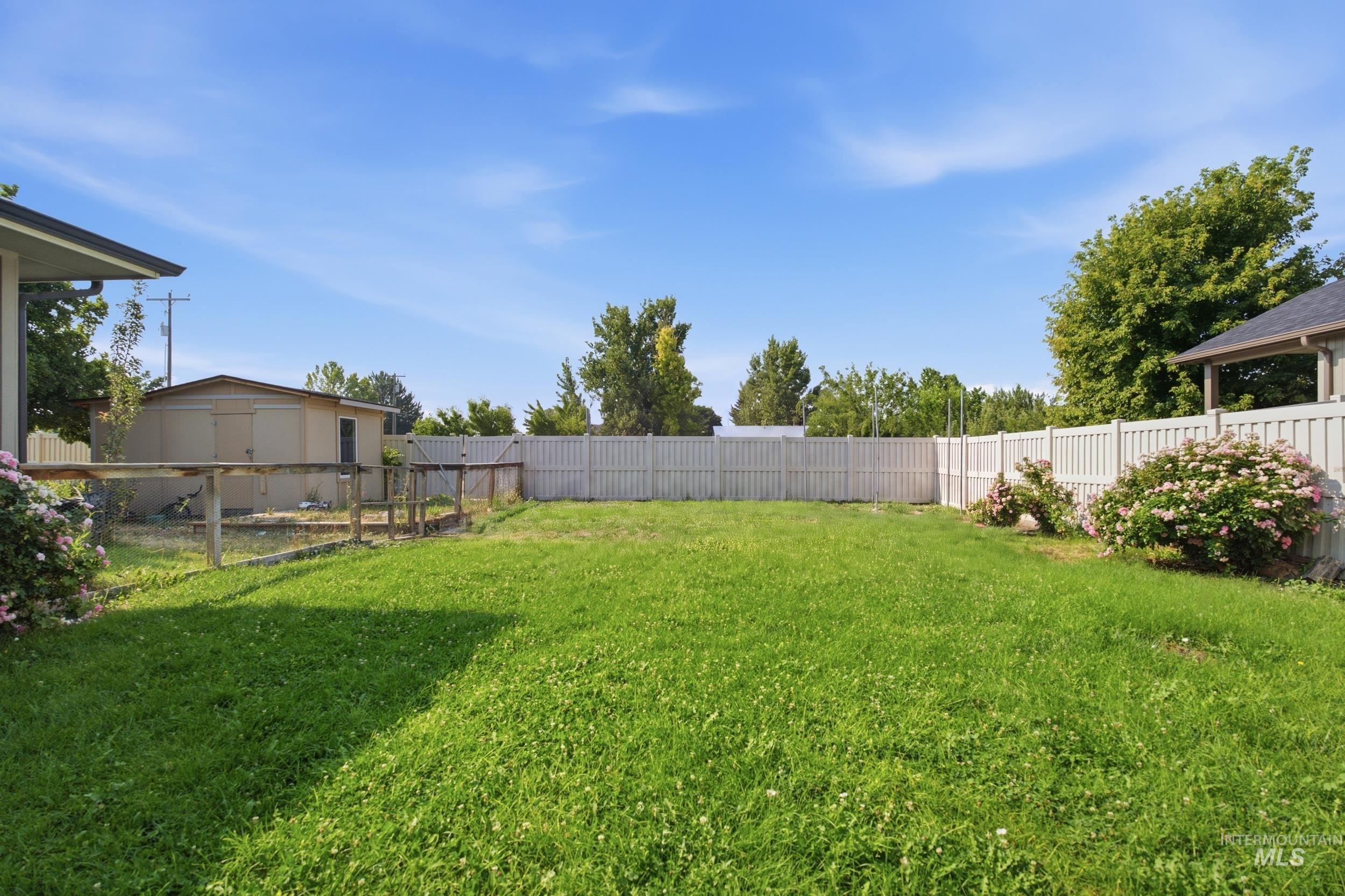 1205 Chicago St Property Photo 6