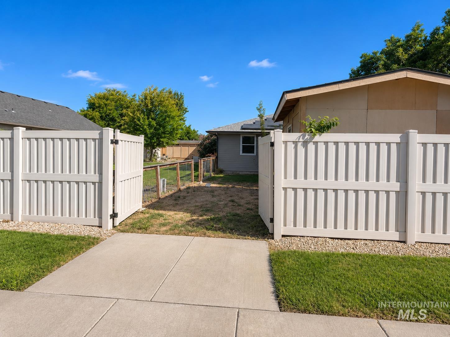 1205 Chicago St Property Photo 7