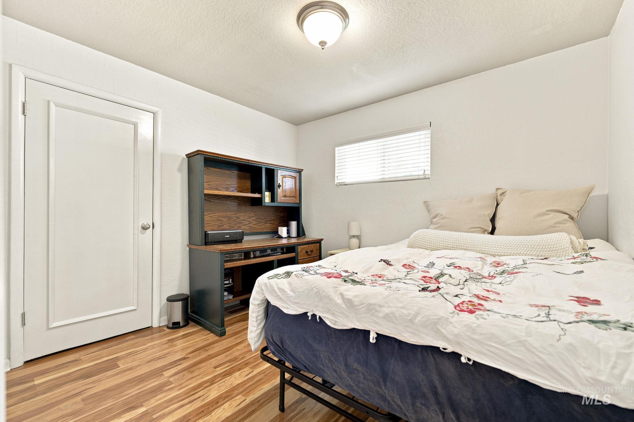 1609 E Beech St Property Photo 15