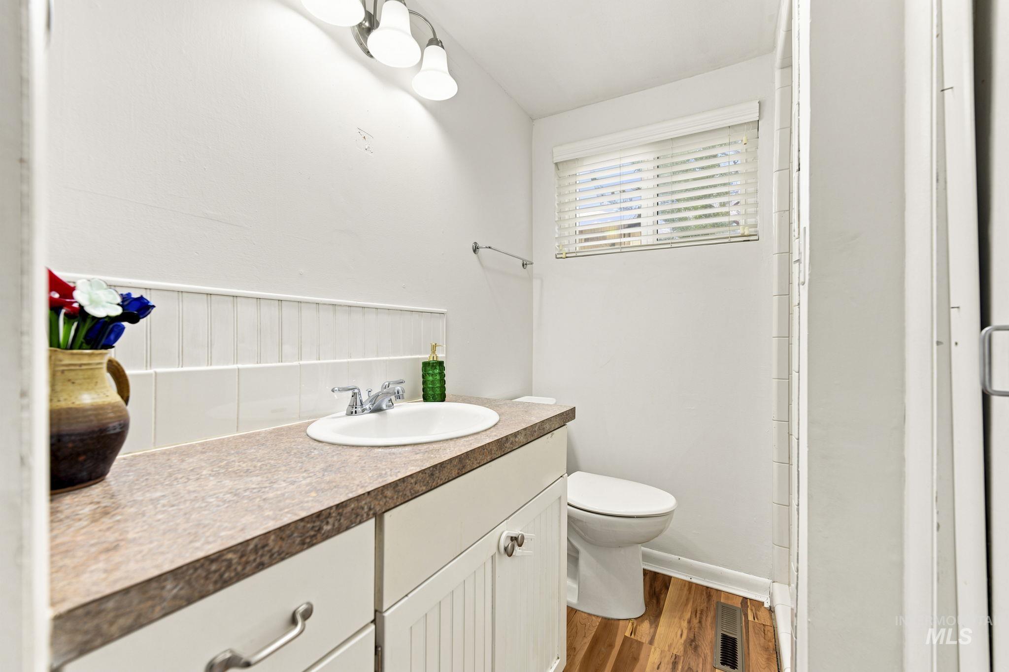1609 E Beech St Property Photo 20