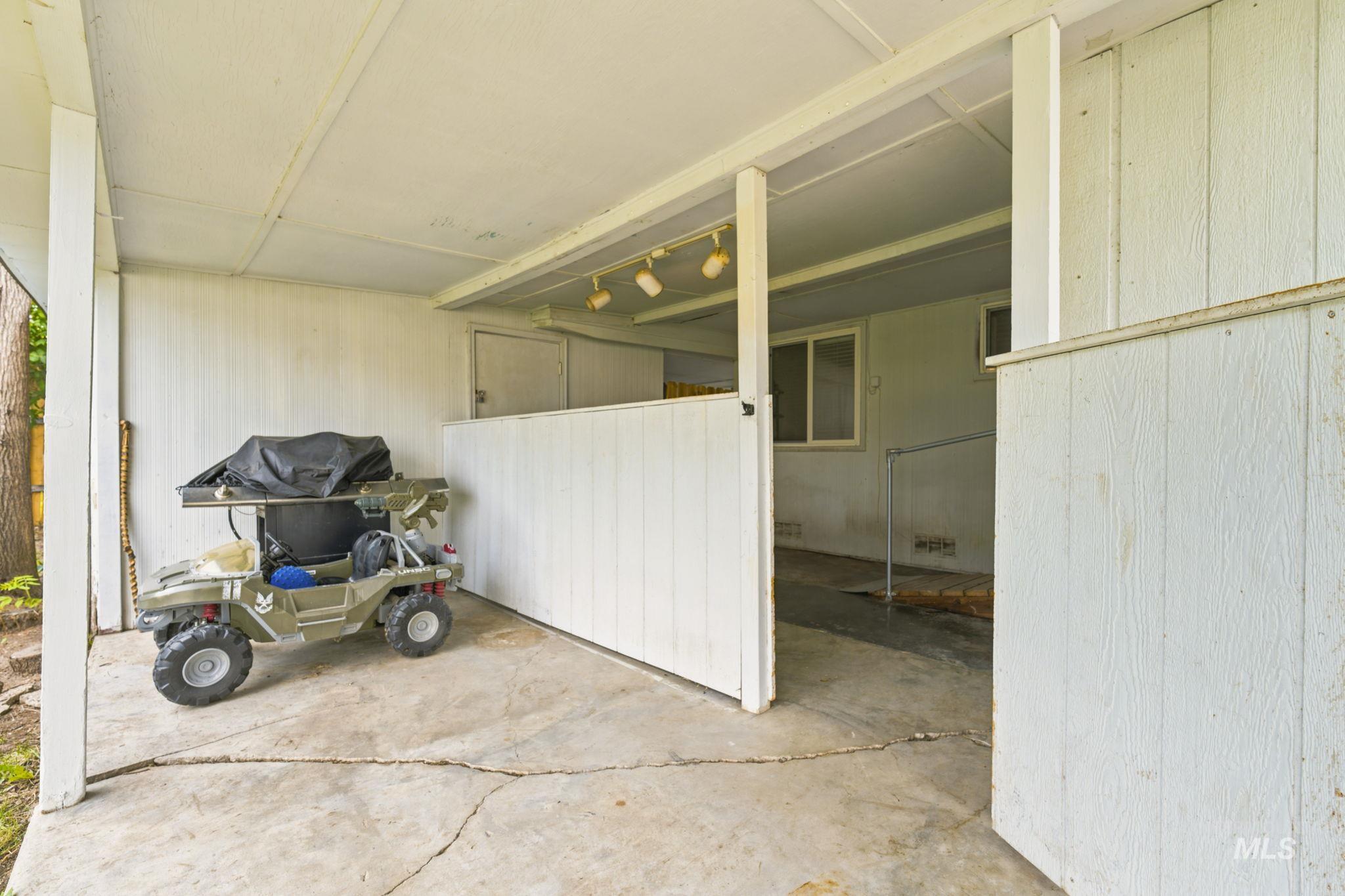 1609 E Beech St Property Photo 28