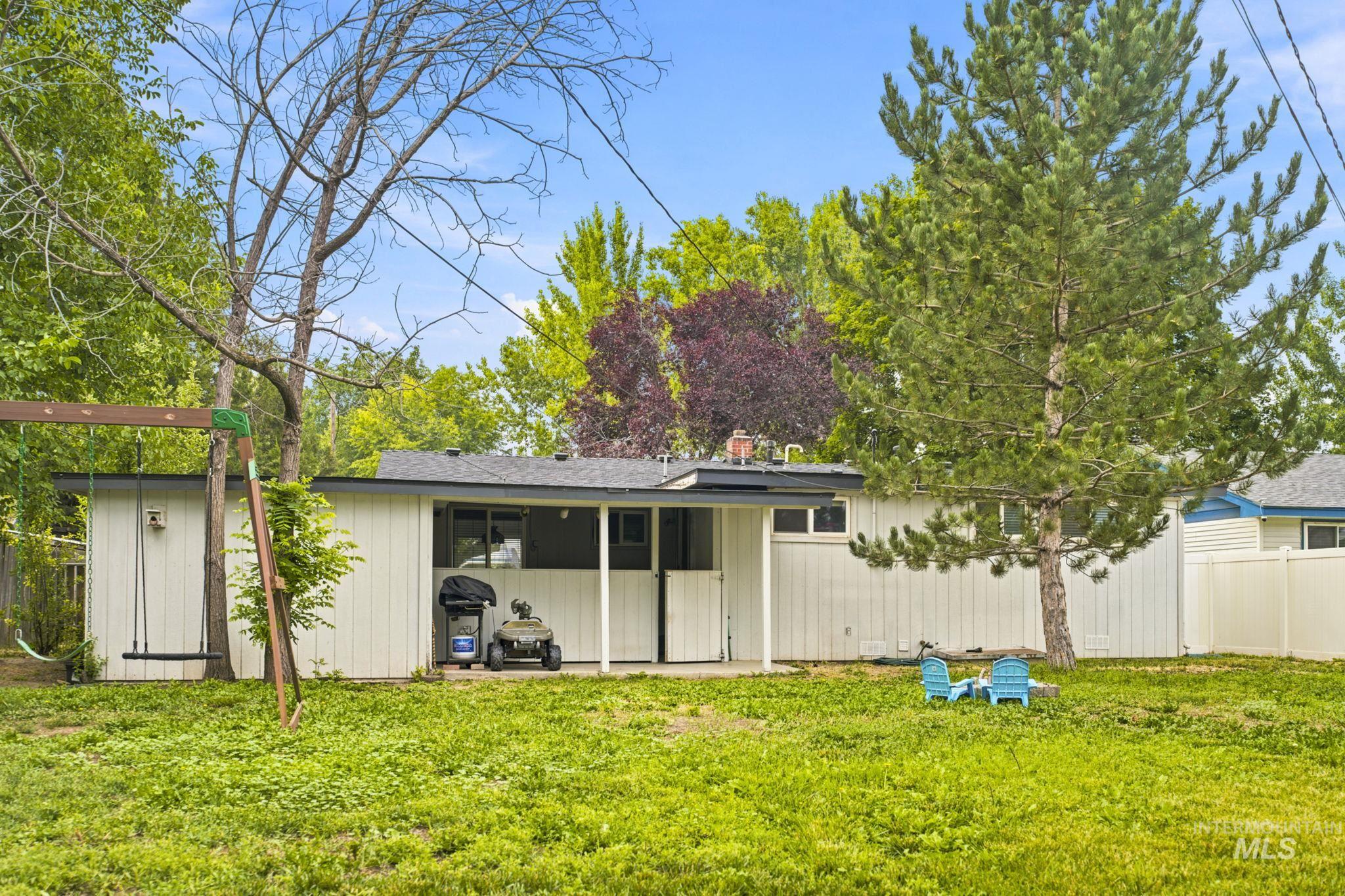 1609 E Beech St Property Photo 33