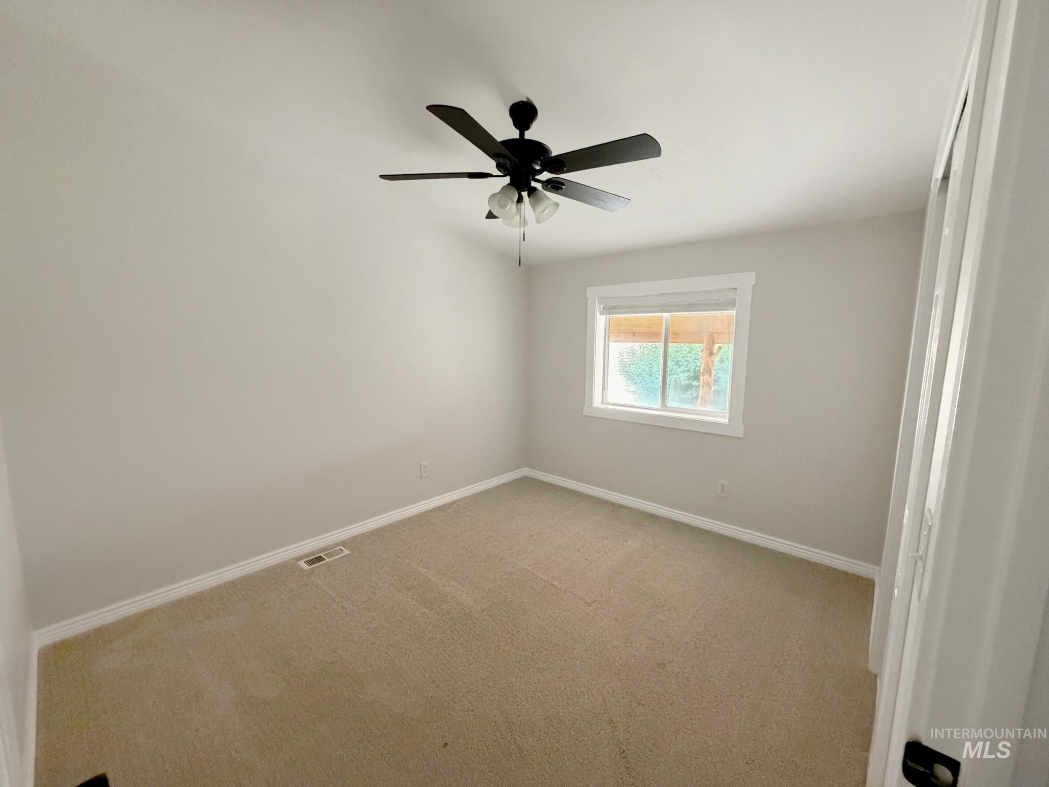 2469 Hague Rd Property Photo 21