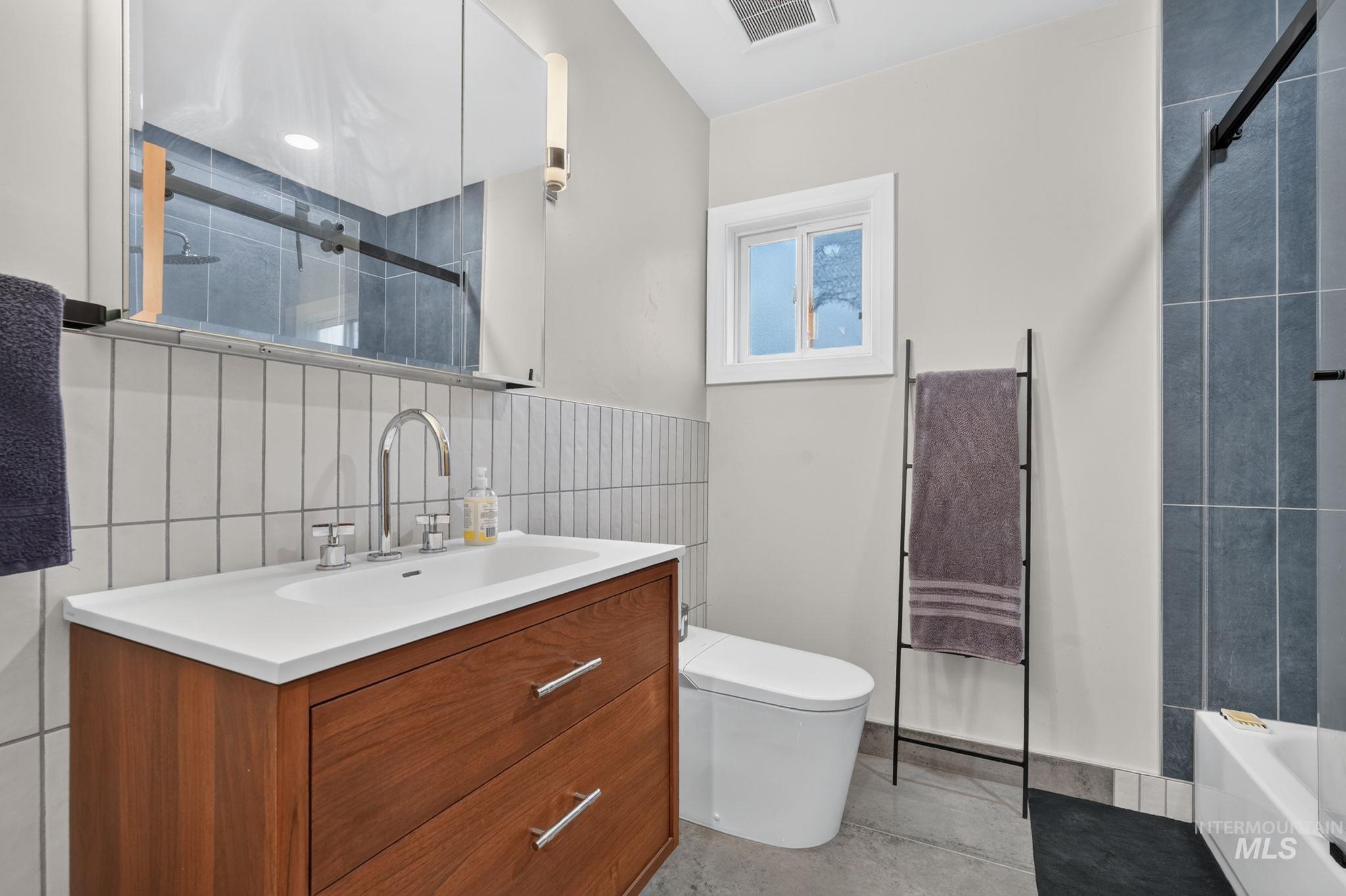 310 Elm Street Property Photo 24