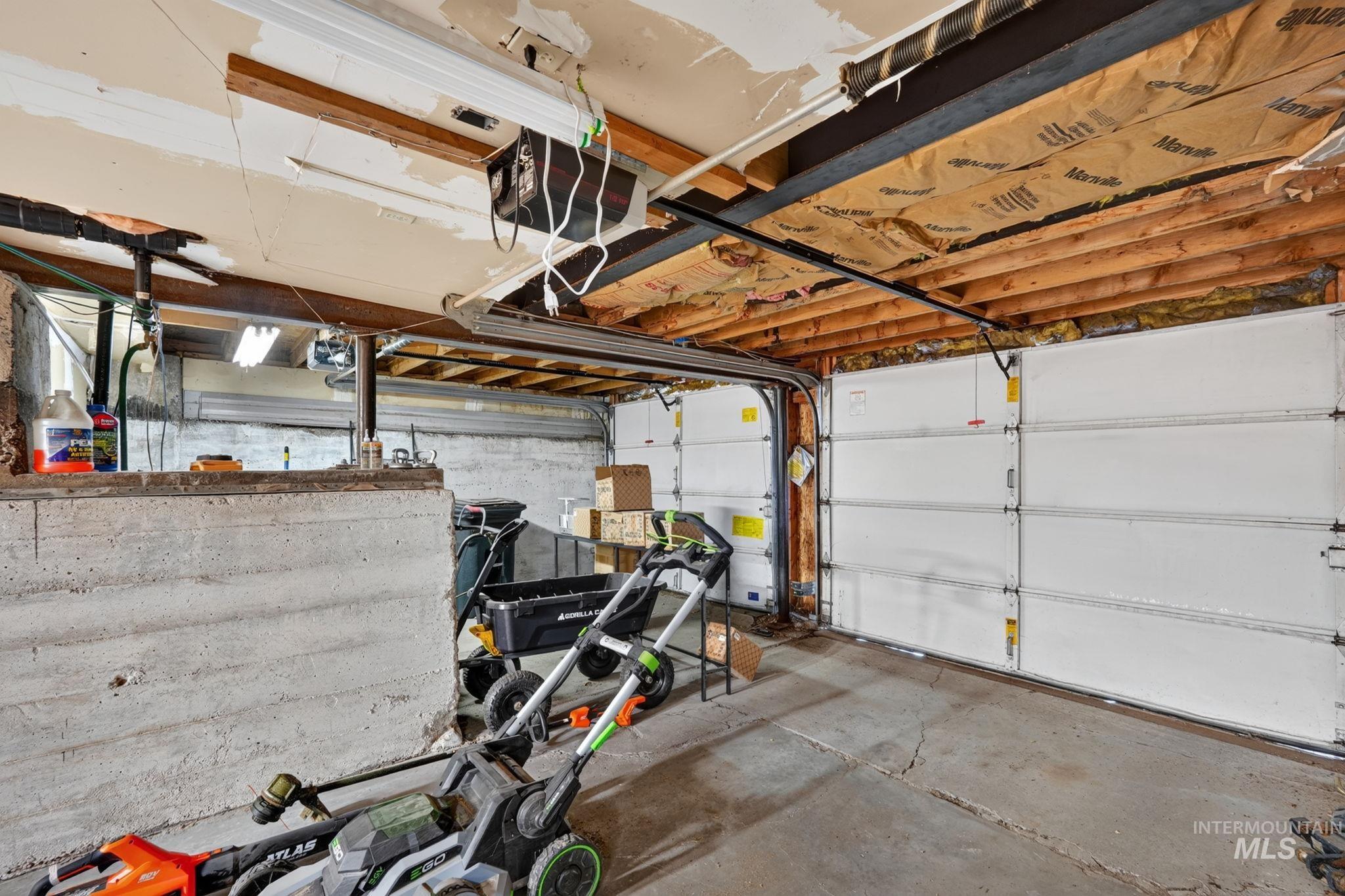 310 Elm Street Property Photo 29