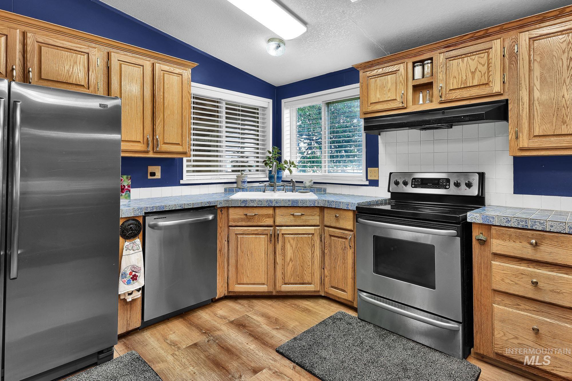 24900 Market Rd Property Photo 6