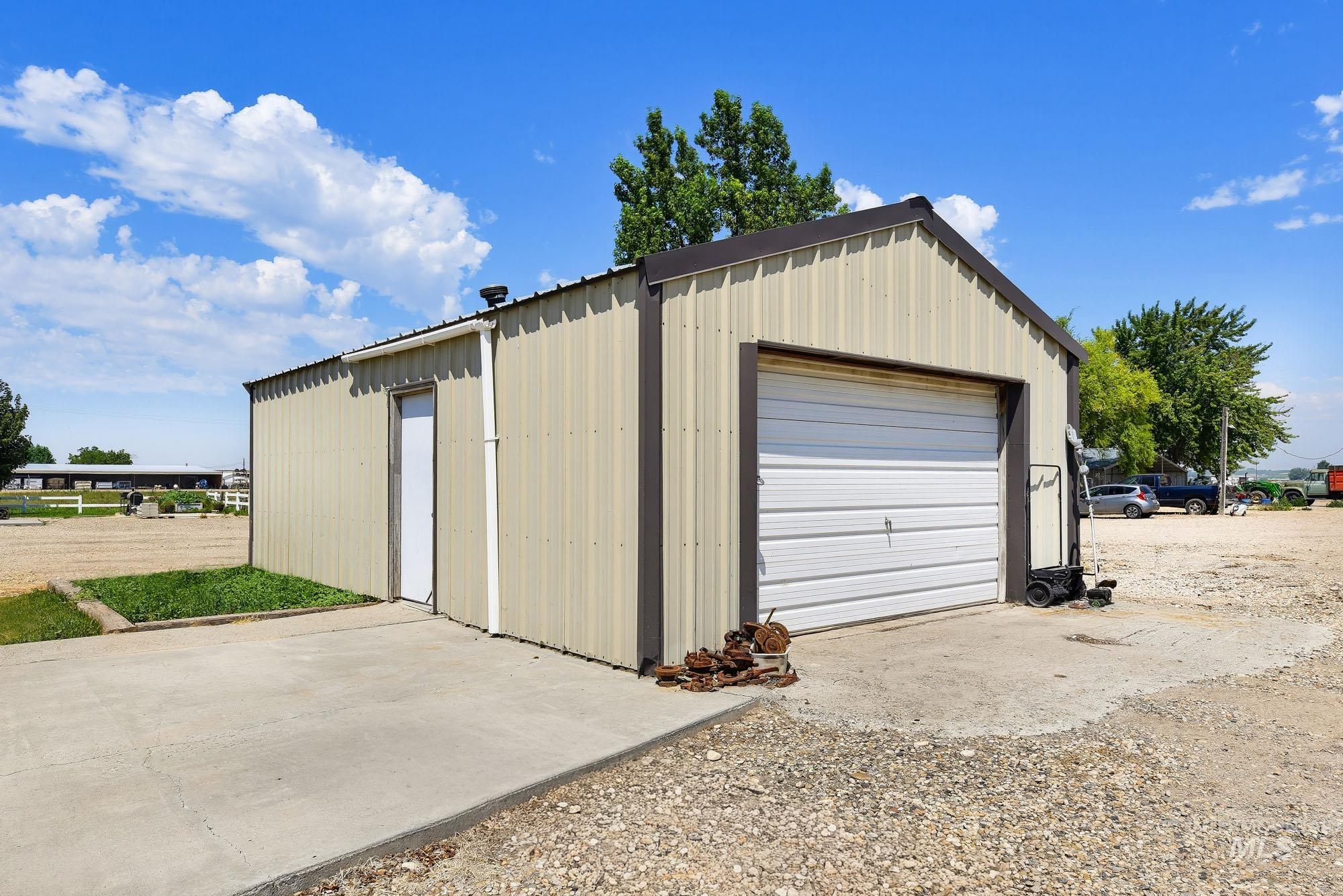 24900 Market Rd Property Photo 49