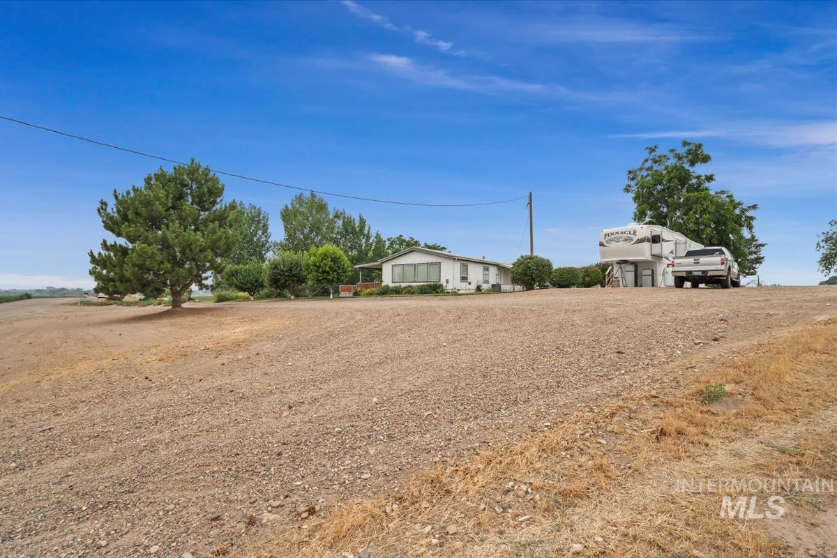 1200 Beverly Ave. Property Photo 4