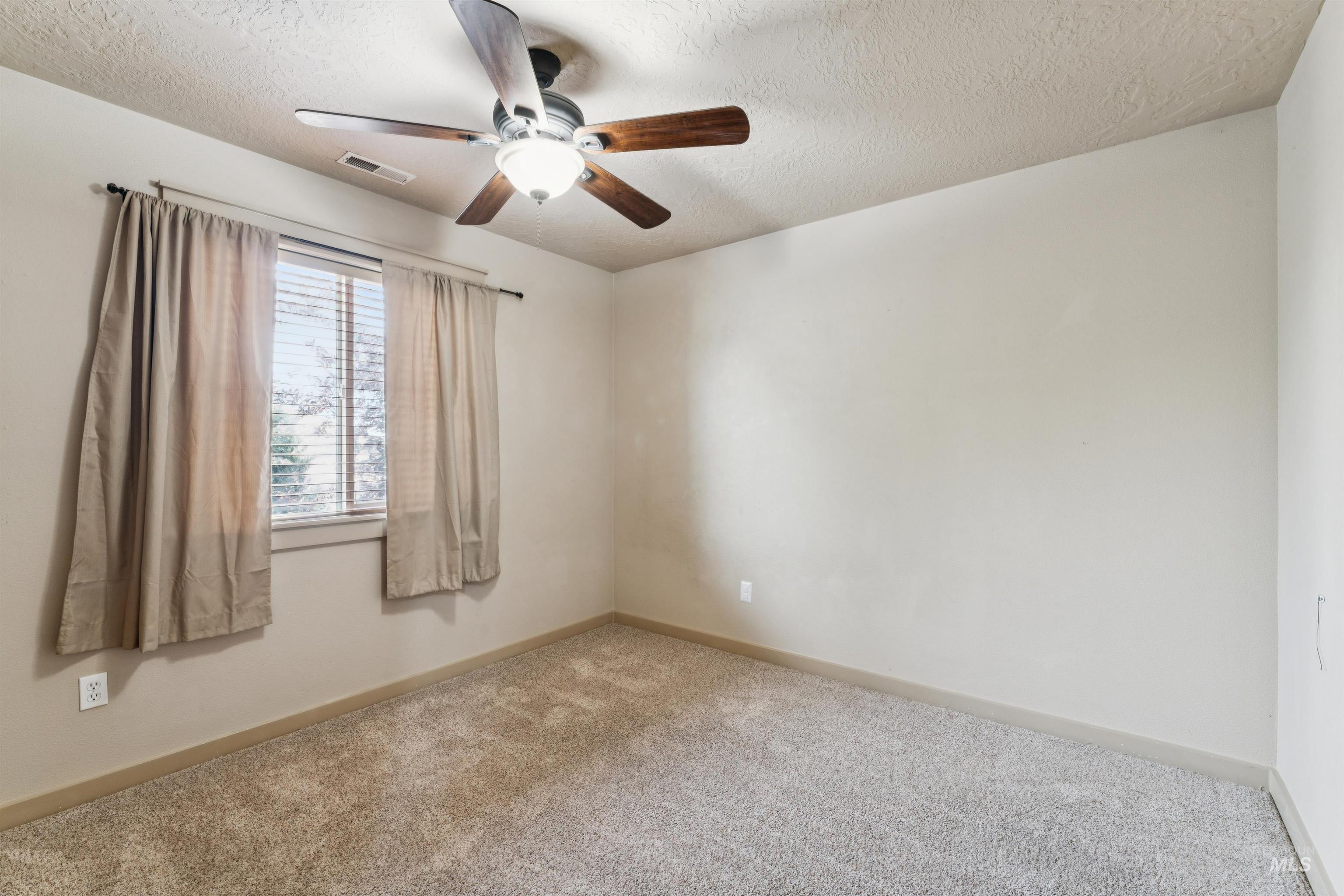 1902 E Mountain Man Property Photo 27