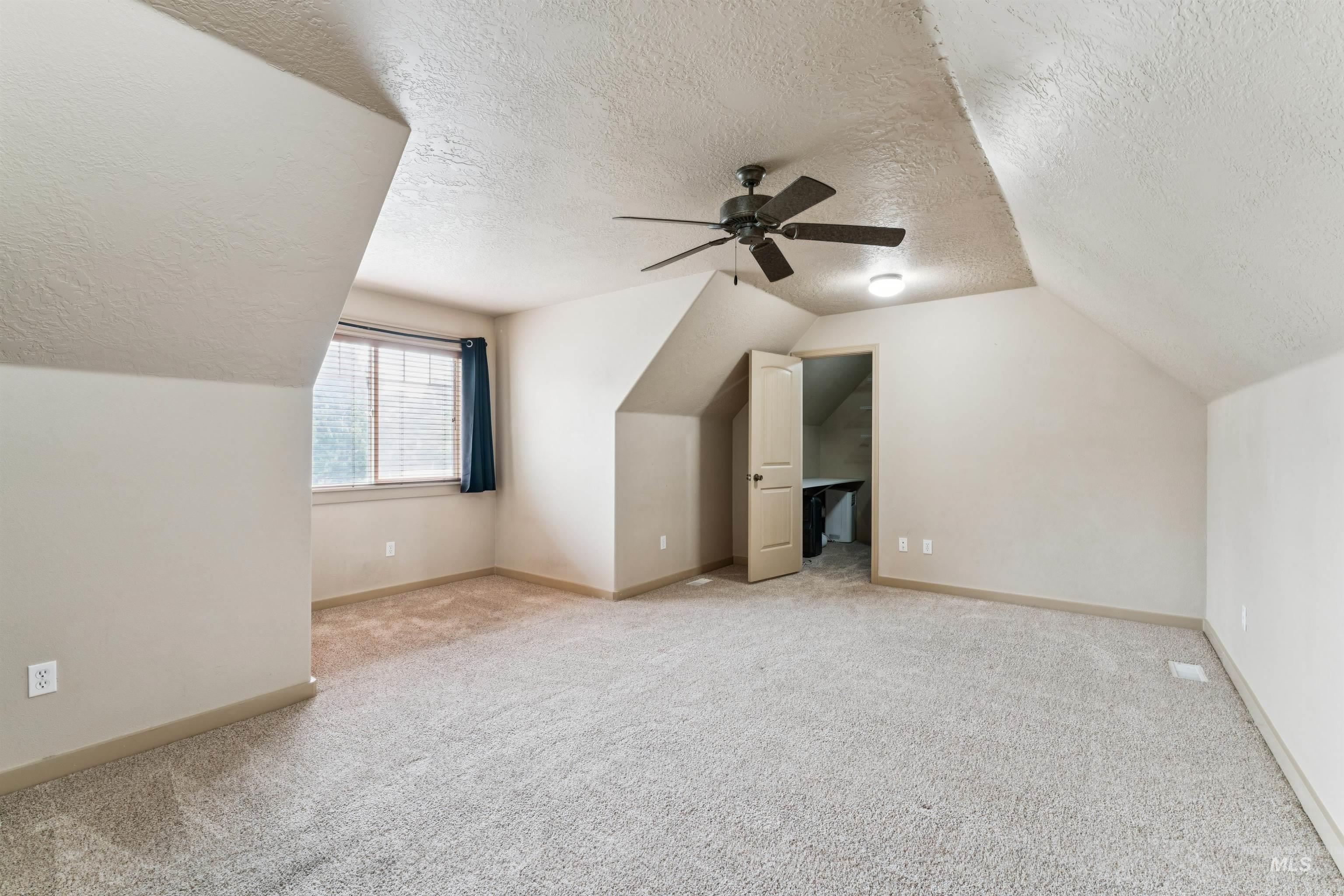 1902 E Mountain Man Property Photo 30