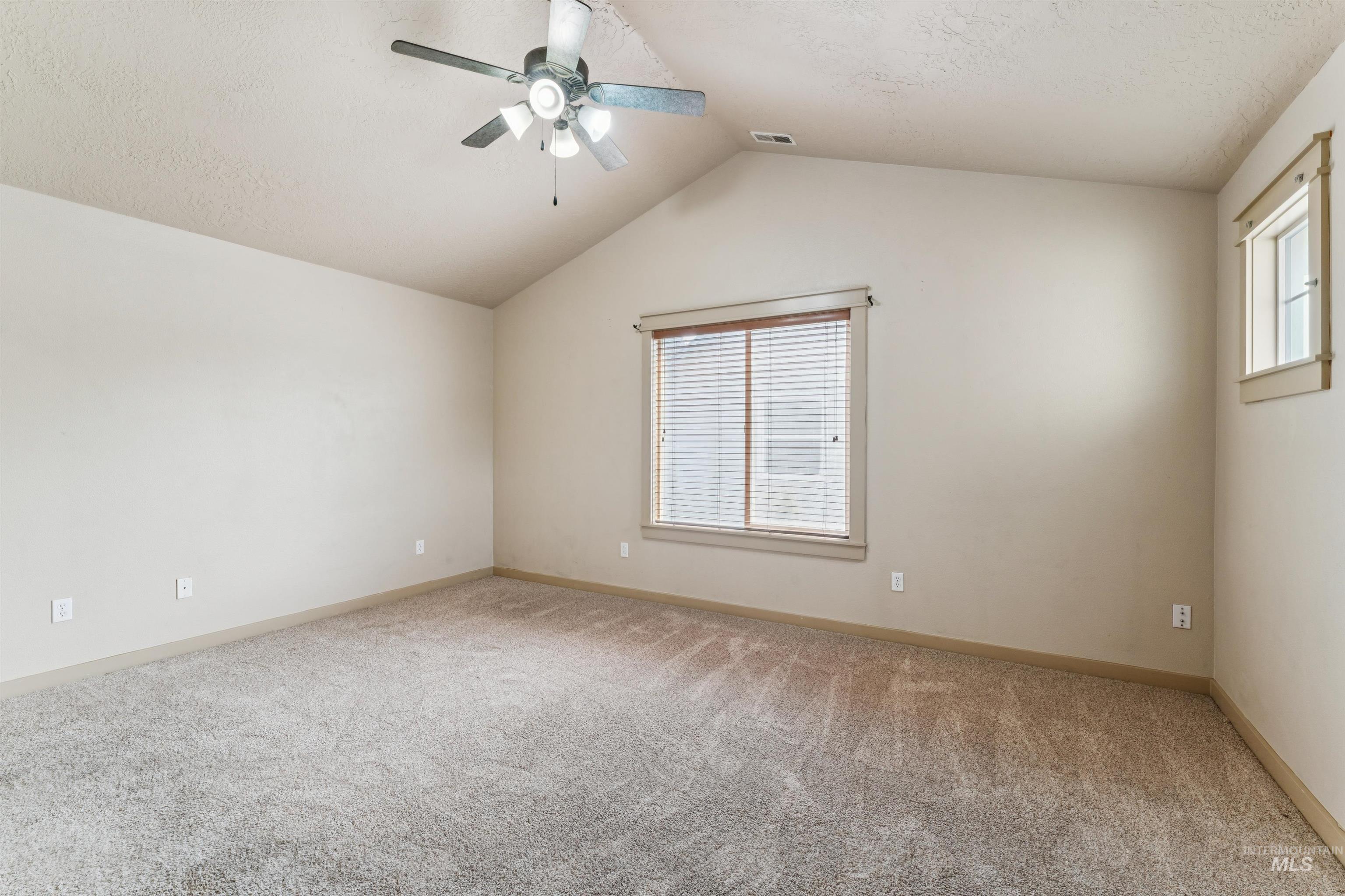 1902 E Mountain Man Property Photo 31