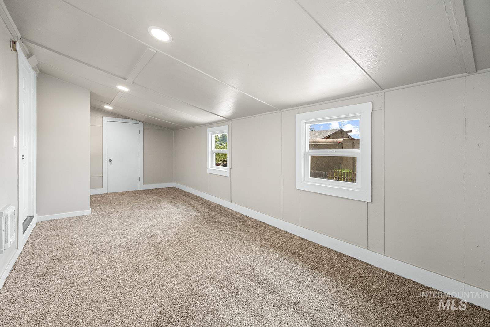 708 15th Avenue Property Photo 9